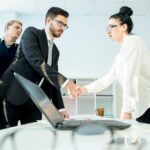 Cechy idealnego negocjatora: jak opanować sztukę mistrzowskich negocjacji?